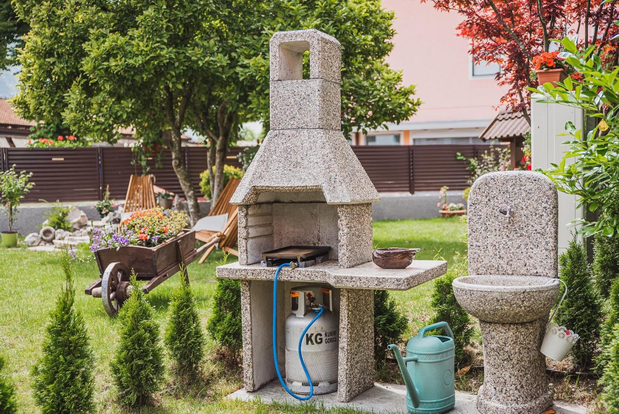 Gotar Apartment With Garden 科巴里德 外观 照片