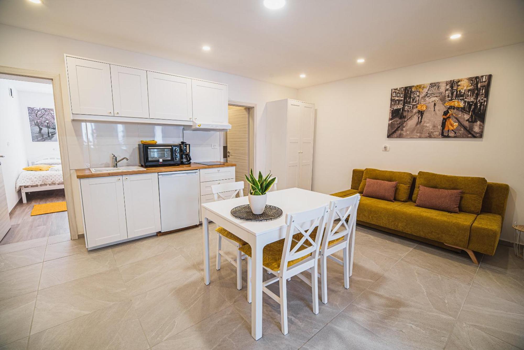 Gotar Apartment With Garden 科巴里德 外观 照片