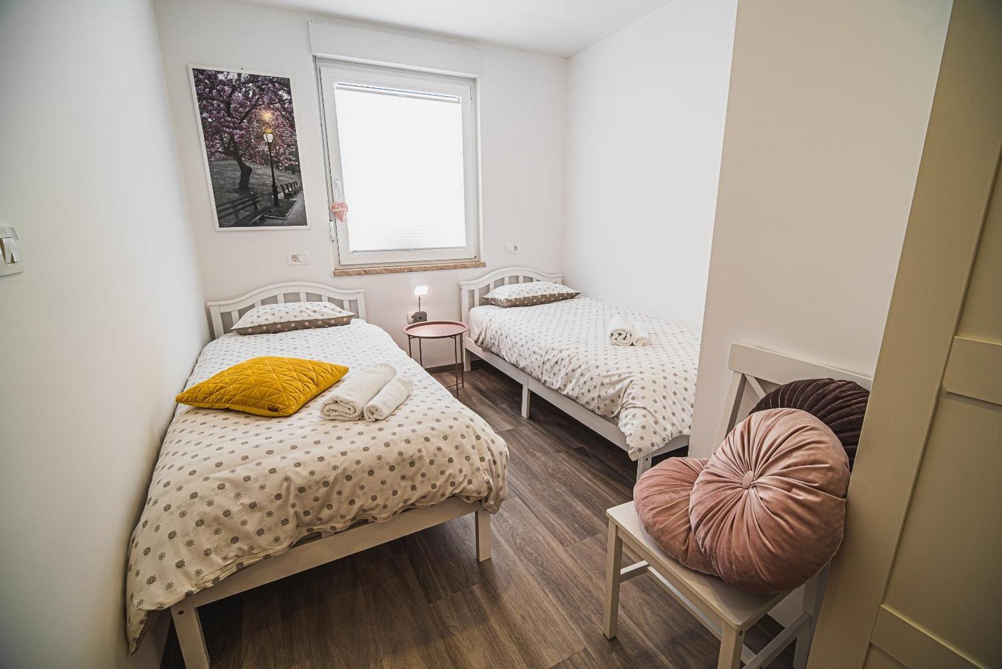 Gotar Apartment With Garden 科巴里德 外观 照片