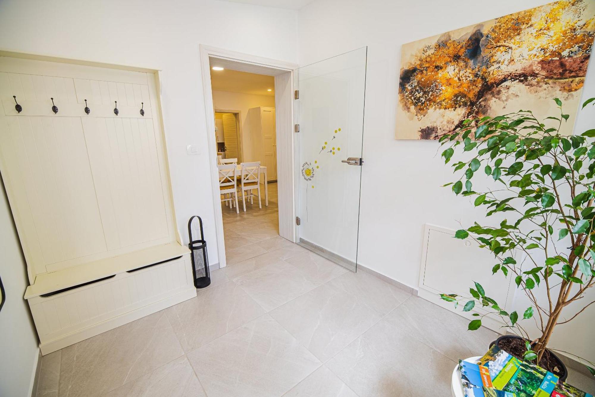 Gotar Apartment With Garden 科巴里德 外观 照片